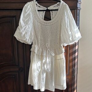 a Loves a White Crochet Dress
